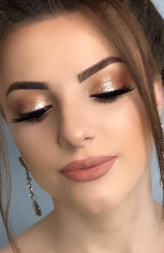 Glowing in Gold winter makeup looks