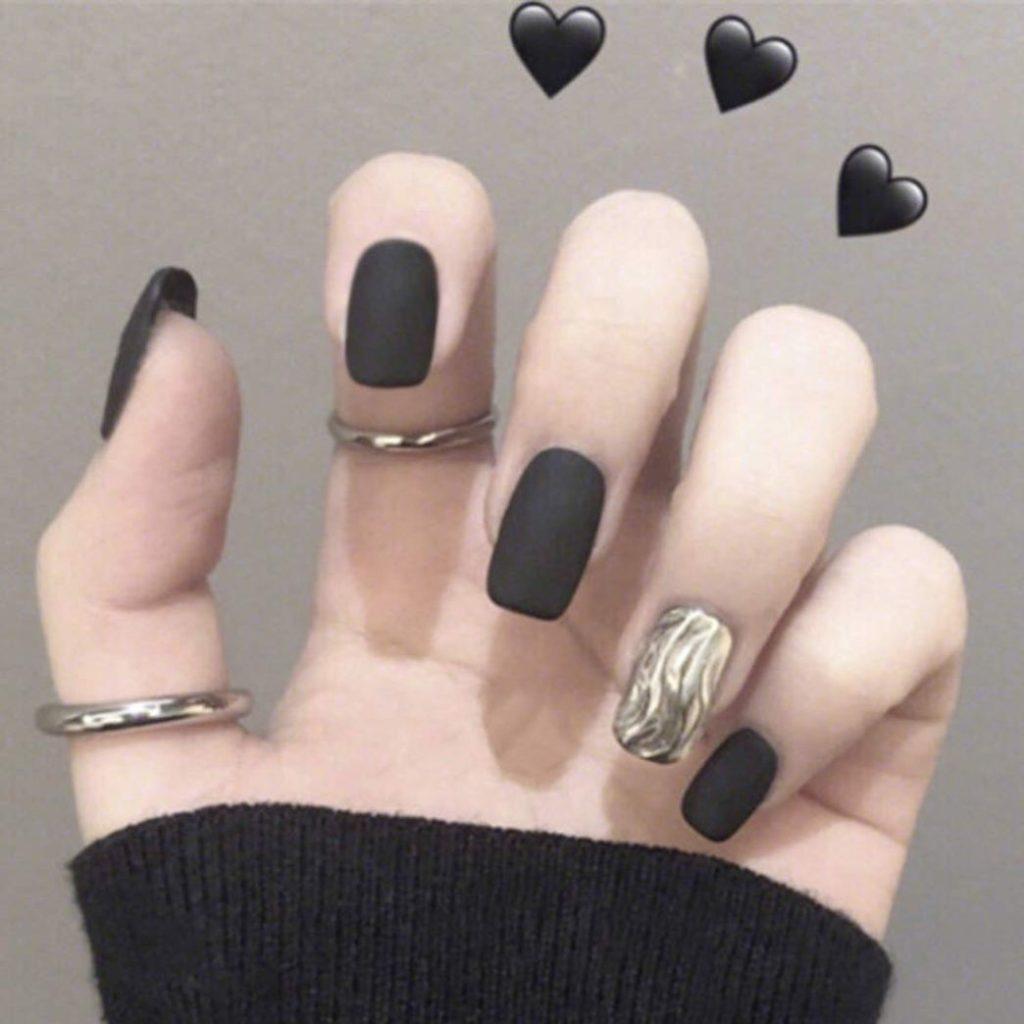 autumn nails black
