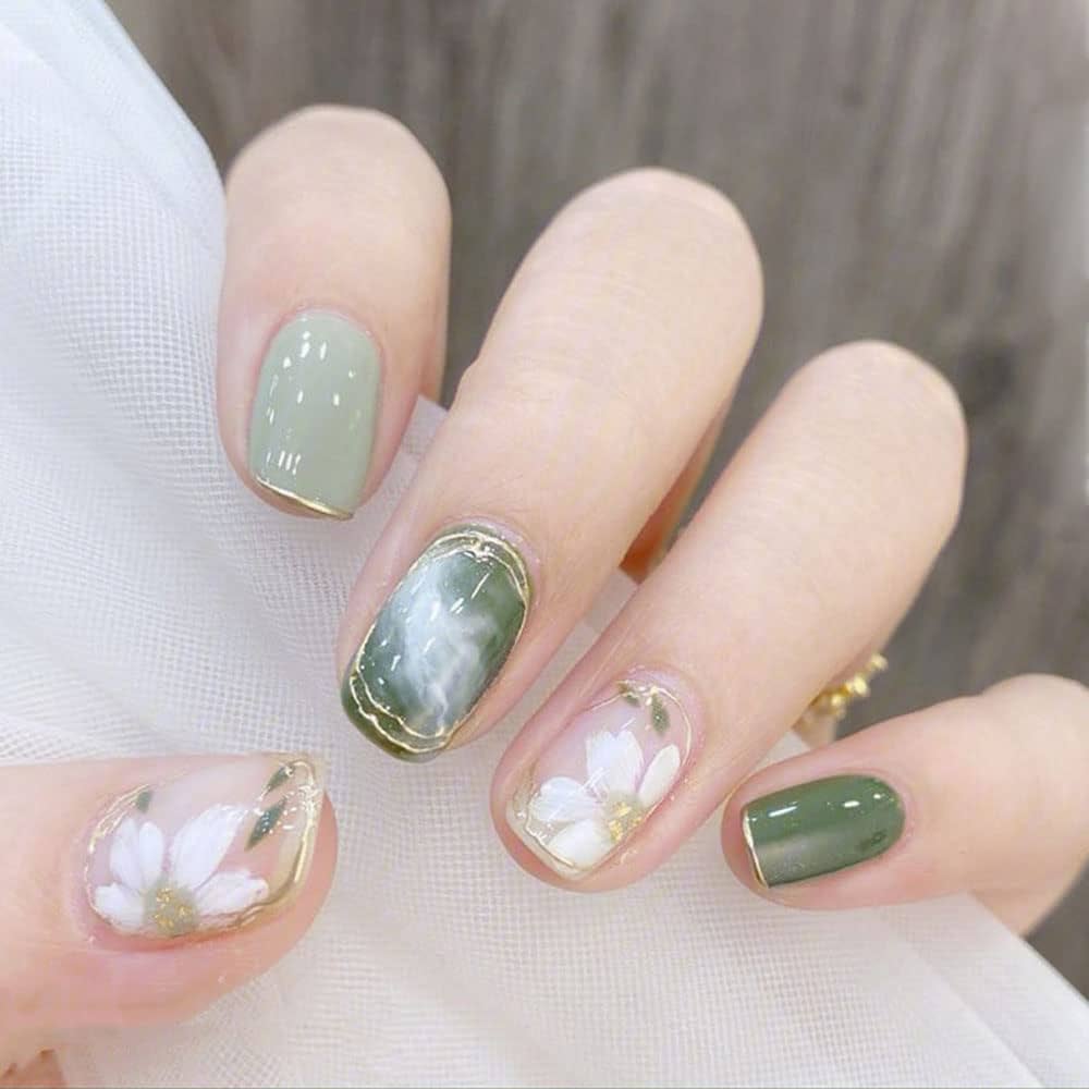 green autumn nails